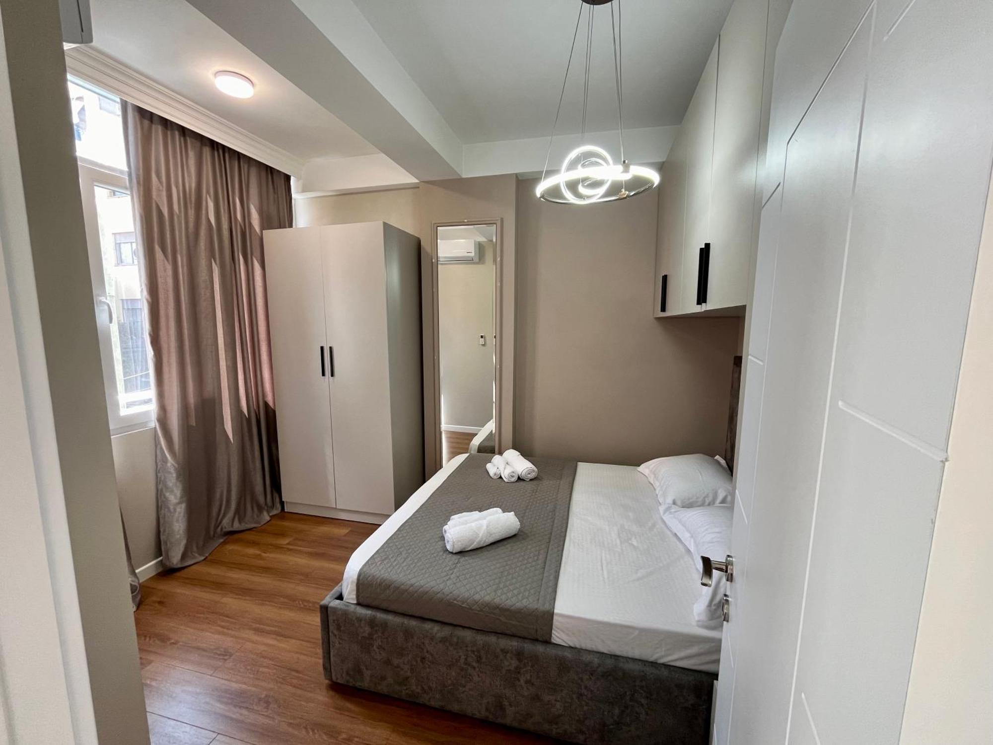 City Center Cozy Apartment Tirana Esterno foto